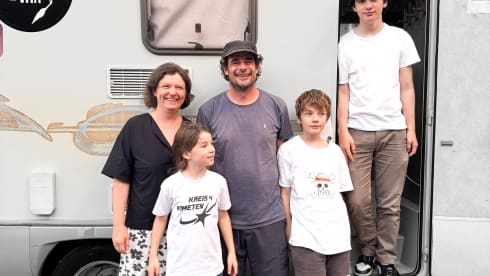 Klamm – 6 seater camper rental in Sicily