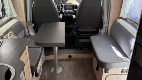 4 person Sunlight semi-integrated from 2019 AS NEW with air conditioning