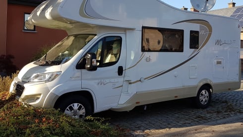 Spacious family camper for rent