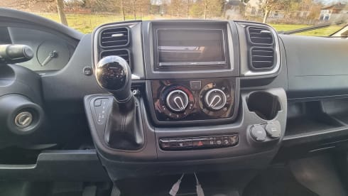 2026 NIEUW! – 🚐 LMC Splinternieuwe ruime half-integraal voor 4 personen