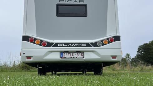 6p McLouis Glamys 320 alkoof bj 2024