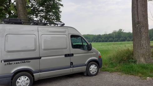 Odette – Cozy Renault Master with necessary facilities