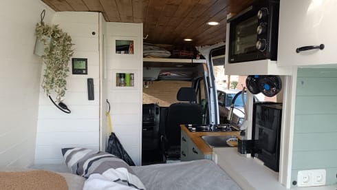 Very complete MB Sprinter 2p off-grid 