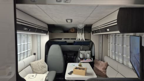 BELLE -ford transit aut.170pk – 6p Roller Team semi-integrated from 2024