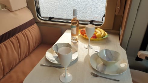 Gertie – Luxury 4 berth Burstner, fixed bed, heating, satellite TV