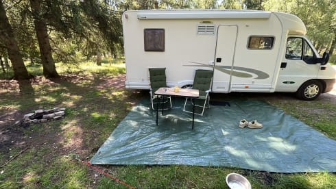 Mooie ruime camper, een trouwe bus – 4p McLouis semi-integrated uit 2003