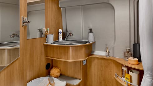 Buscamper Huren en Zorgeloos genieten