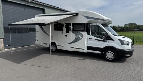 Chausson teilintegriertes Wohnmobil für 5 Personen
