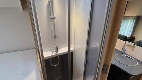 H16 – 2 Berth Sunlight T68 