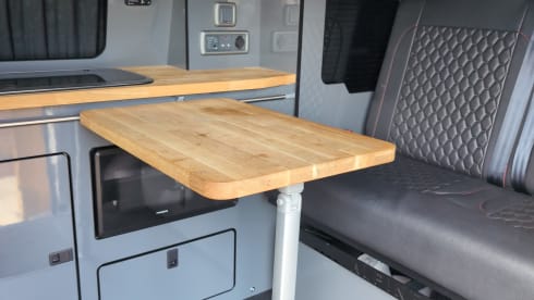 KEVS KAMPER  – 4 berth Volkswagen campervan ( INSURANCE INCLUDED)