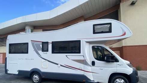 6 berth Roller Team alcove from 2017