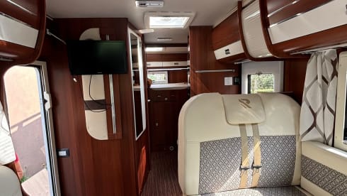 Ons huisje op wielen 🚐 – 5p Rimor alcove from 2018