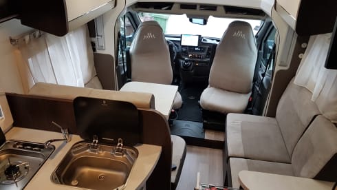 4pers. Benimar Tessoro 463 semi-integrated from 2021