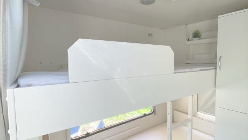 FamilyTime – 5p Knaus semi-integrated from 1996