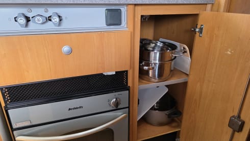 6p Dethleffs alcove uit 2006