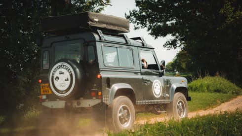 Waffle – Land Rover Dachaufbau mit 2 Schlafplätzen, Baujahr 2000