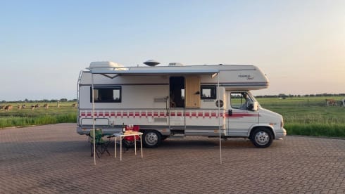 Wonderful spacious family camper for rent