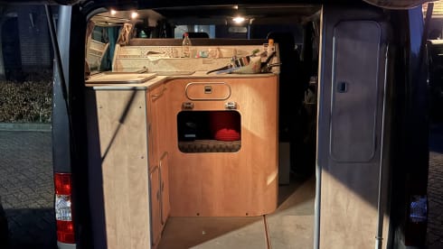 Ford-Campingbus für 4 Personen, Baujahr 2010