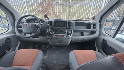 Het Roversnest – 7p Fiat alcove from 2011