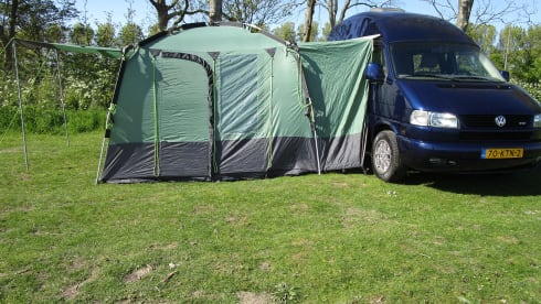 Super nice VW T4 2.5 TDI for a wonderful camper holiday.