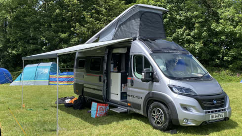 Pebble – 4 Schlafplätze – Fiat Adria Camper Van