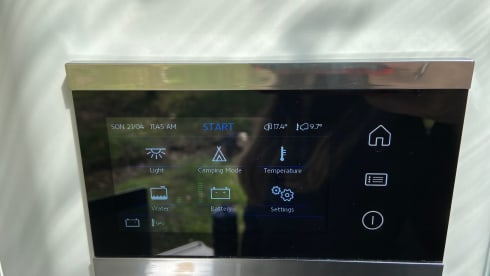 California Dreamer – VW Grand California for the adventurous family! (Vending machine)