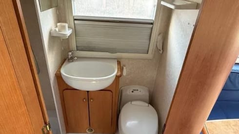 Complete spacious camper Fiat Ducato Mirage 6 persons