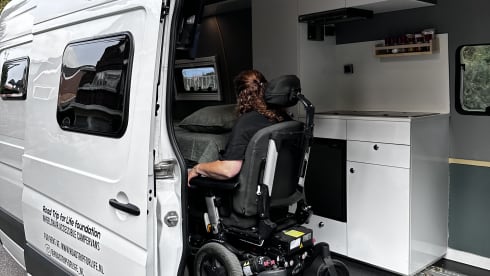 Sydney 1 – Wheelchair accessible motorhome with care facilities