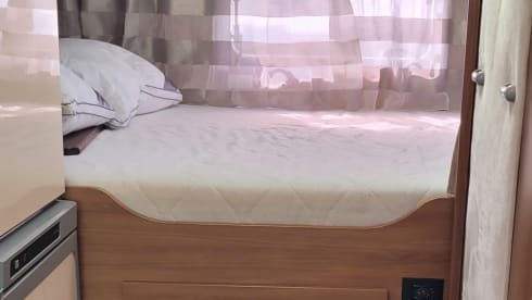 4p Renault semi-integrated from 2016