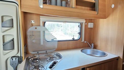 6p Chausson Flash 07 (air conditioning, TV, Apple CarPlay)