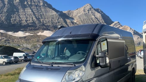 Bob – Peugeot bus camper (extra long comfortable bed)
