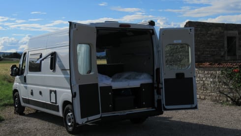 Benni – Bus camper built in 2021 for rent in Kontich.