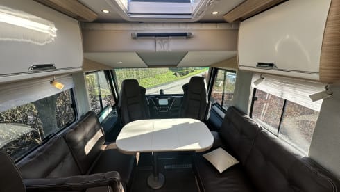 Hoge Luxe Mobilhome – Luxejacht op wielen