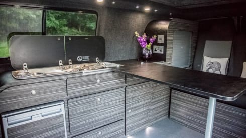 Silver VW Camper – Luxury VW Camper Lake Windermere
