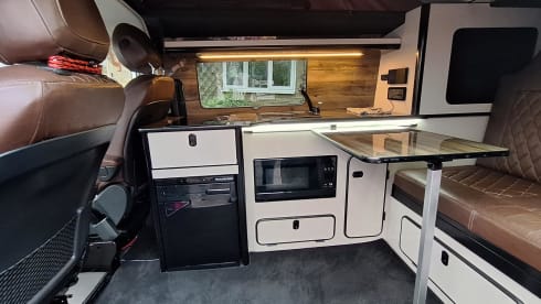 Danny Devito – 4 berth Mercedes-Benz campervan