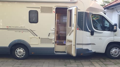 4p Roller Team semi-integrated uit 2014