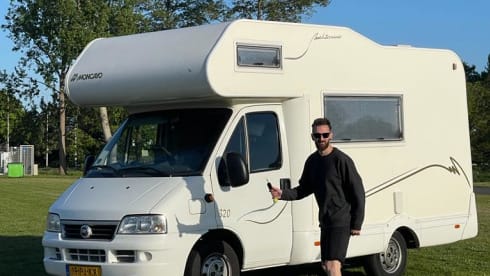 Nita – Small Super Cozy Motorhome