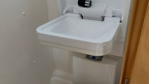 Gypsy – VW Crafter 2 Schlafplätze. Ideal gelegen für Südwestengland