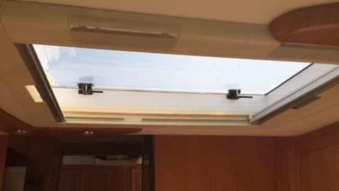 Moncayo – Fiat Ducato beautiful spacious 4 person family camper