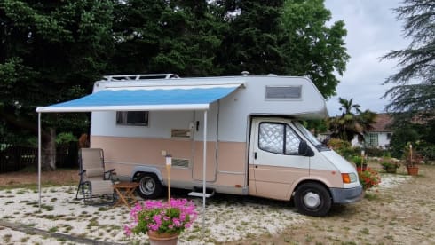 Camper Lua – 5p Ford alcove uit 1999