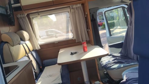 2/4 person corado Ford transit t337