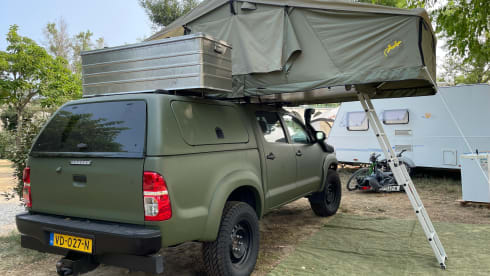 Toyota hilux globetrotter  – 3p Toyota rooftop uit 2013