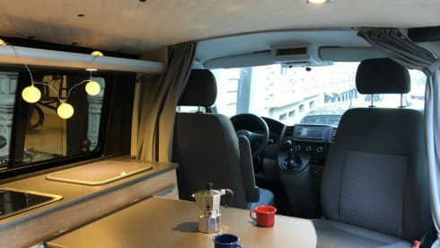 Nova – Simply experience. Learn to love camping with our VW t5.