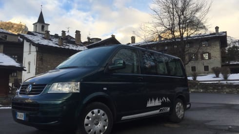 Caravelle – Volkswagen Van Sharing T5 Caravelle - 9 travel seats / 4 berths