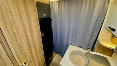 The Adventure Wagon – Family Friendly 6 berth Adventure Wagon