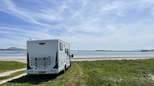 Clan Calder Motorhome – Luxury 4 berth Autotrail Automatic