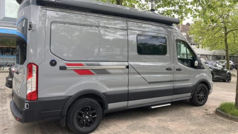 Nieuwe Camperbus Grey Matter – FORD LMC Innovan 590 camper van from 2024 Gray Matter