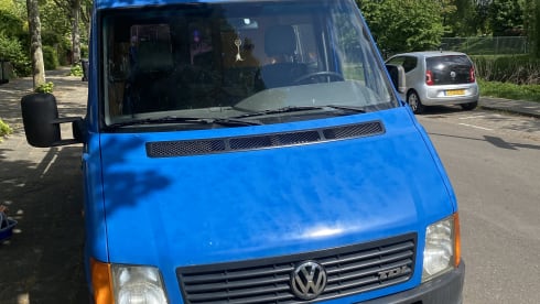 Blauwe Bussie  – 2p Volkswagen bus uit 2001