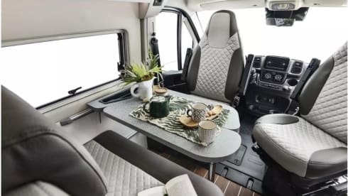 Beautiful Mobilvetta Admiral 6.5 (Sunflower)