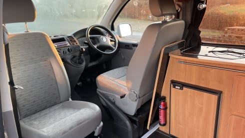 Carousel – 4 berth Volkswagen bus from 2006